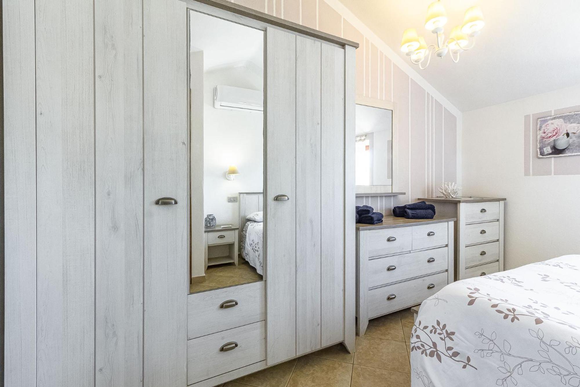 Charlotte Apartment - For Family And Groups Porto Torres Kültér fotó